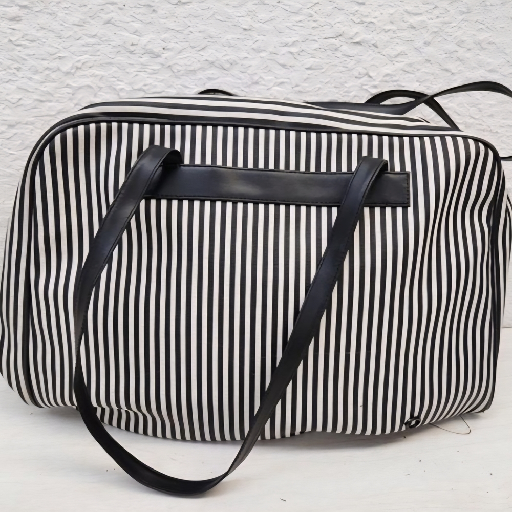 Oscar de la Renta Charcoal Elegance